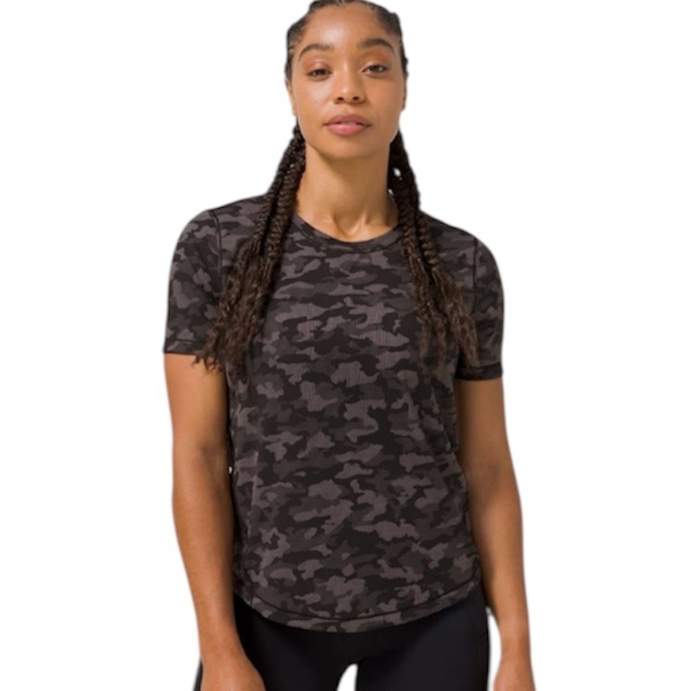 Lululemon Long Distance Short Sleeve Tee in Heritage Camo Jacquard Black Size 2
